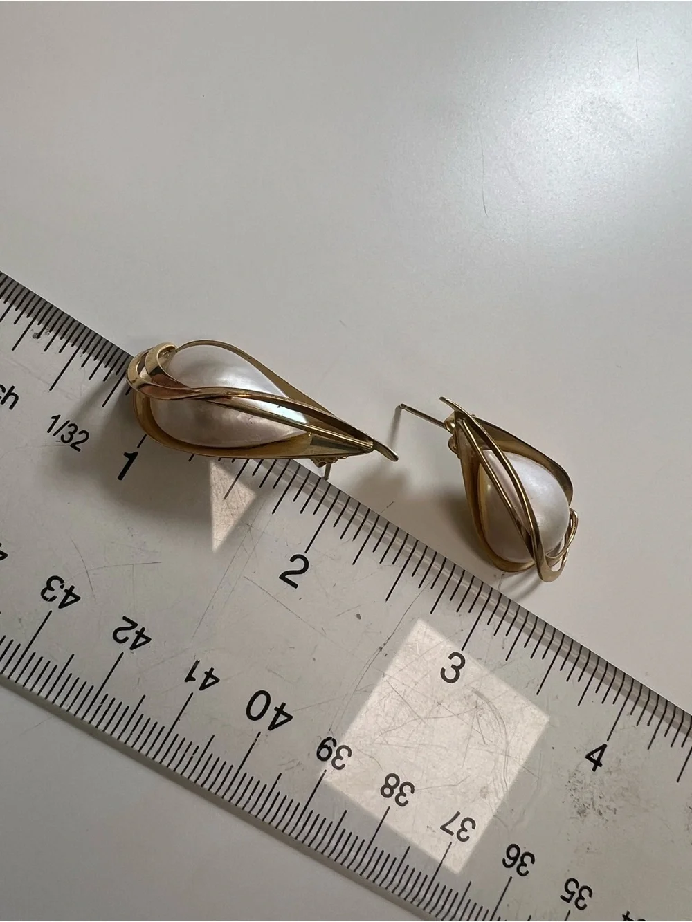 14K Gold Teardrop Pearl Vintage Earrings for pierced ears